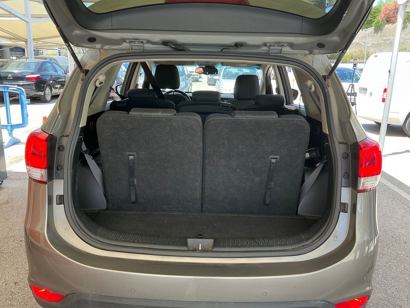 Kia Carens 1.7 CRDi Premium — zdjęcie 10