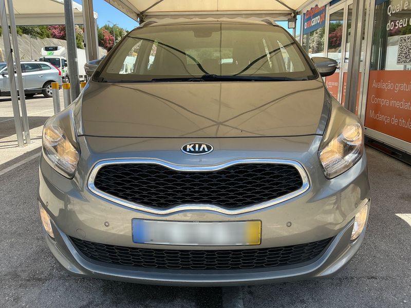 Kia Carens 1.7 CRDi Premium — zdjęcie 9