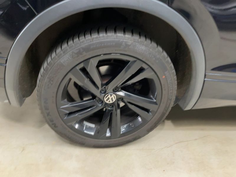 Volkswagen Tiguan 2.0 TDI R-Line 4Motion 2022 – снимка 9