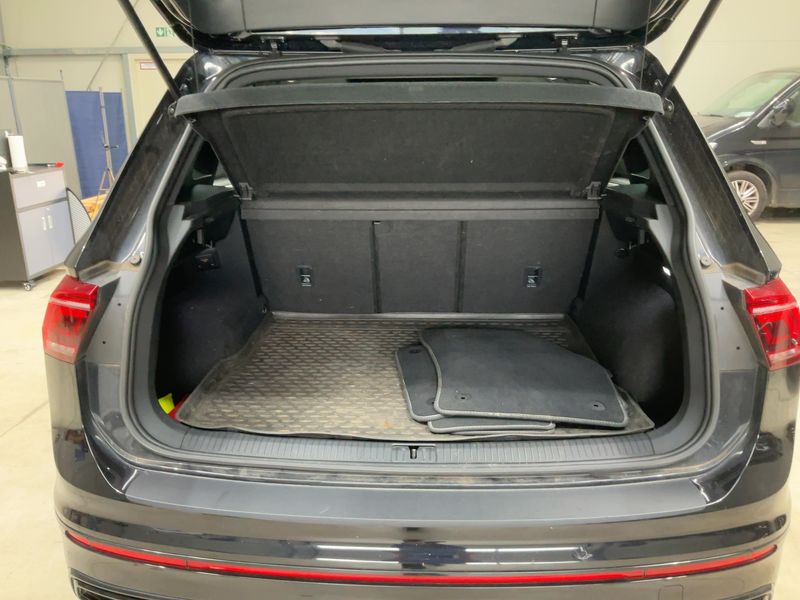 Volkswagen Tiguan 2.0 TDI R-Line 4Motion 2022 – снимка 15