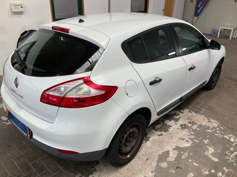 Renault Megane 1.6 Authentique — zdjęcie 2