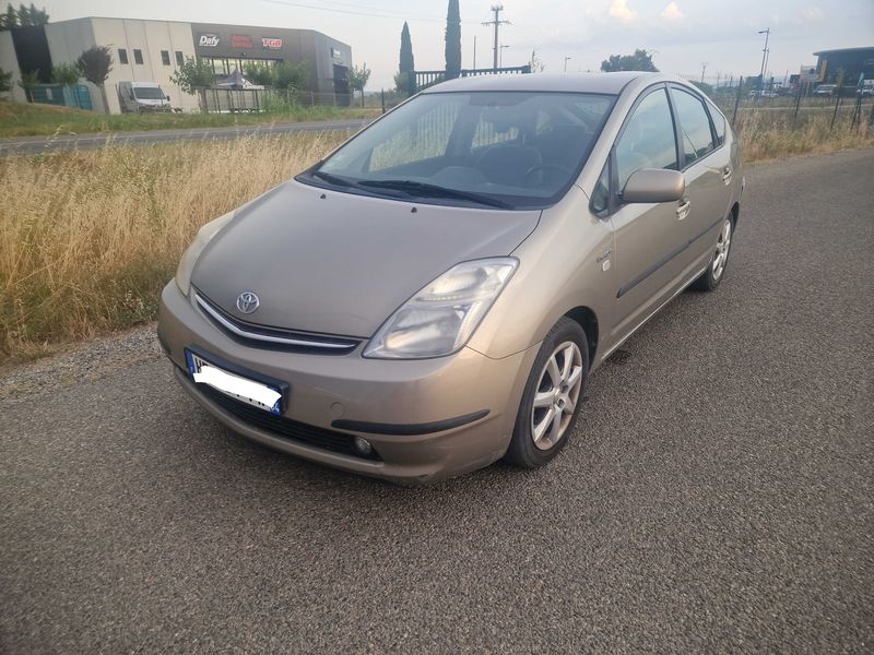 Toyota Prius 1.5 Sol — zdjęcie 2
