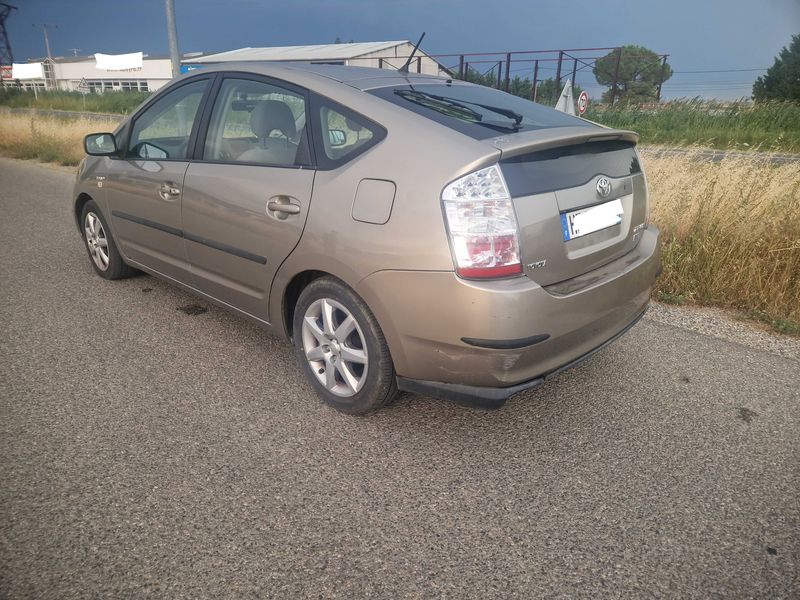 Toyota Prius 1.5 Sol — zdjęcie 3