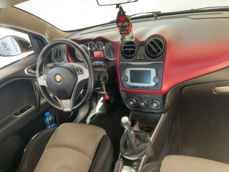 Alfa Romeo MiTo 1.4 Distinctive — zdjęcie 12