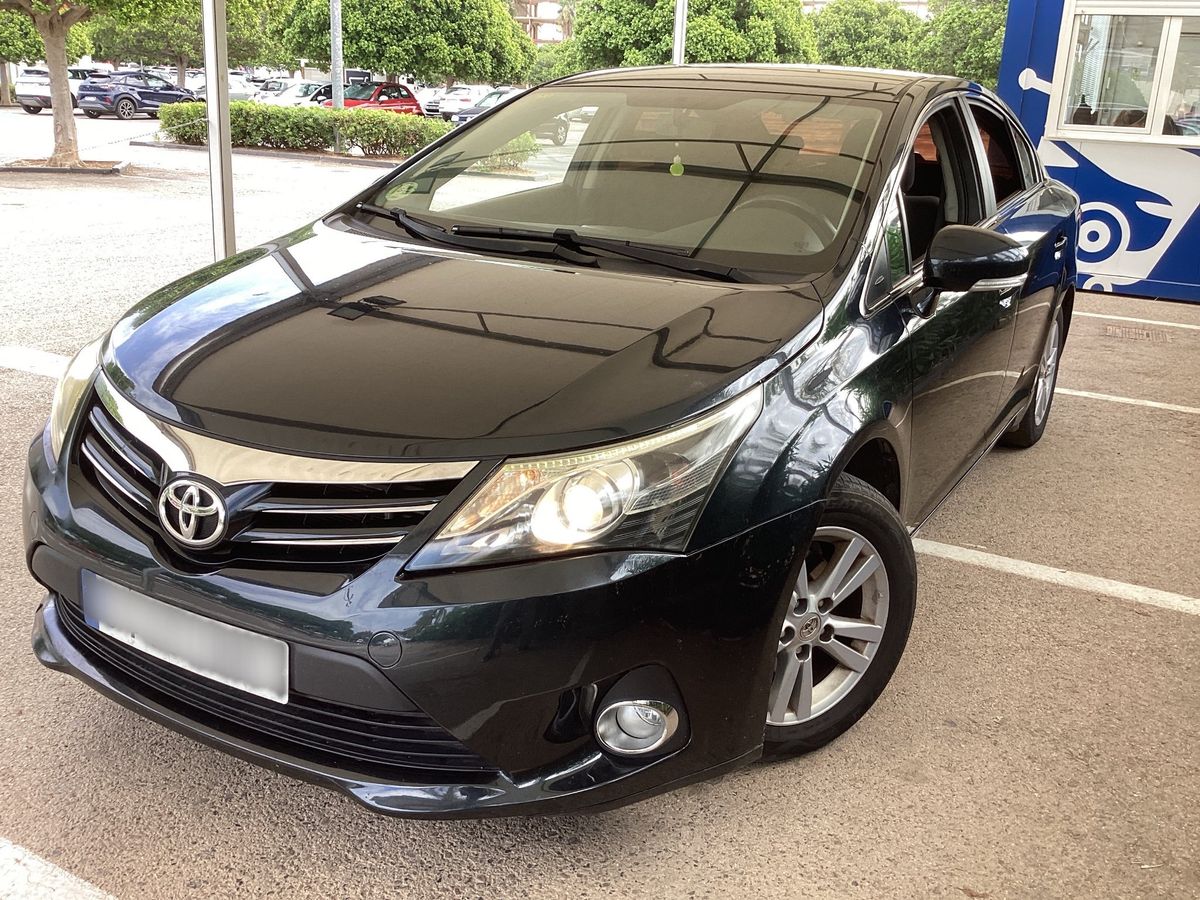 Toyota Avensis 2012