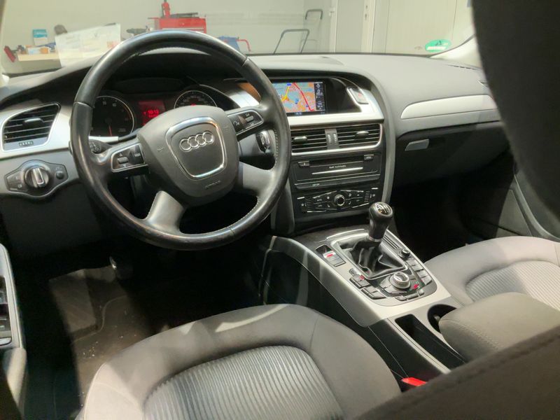 Audi A4 1.8 TFSI Attraction — zdjęcie 12