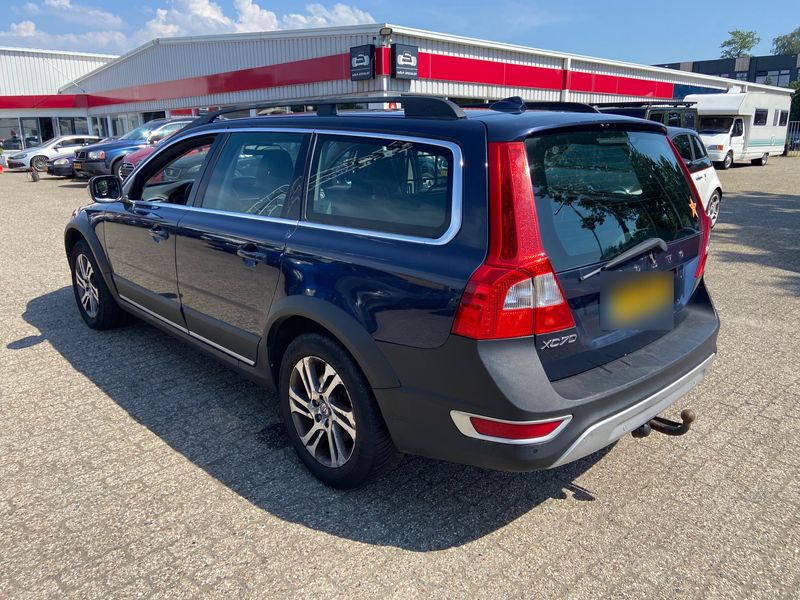 Volvo XC70 2.0 D4 Momentum 2WD — zdjęcie 3