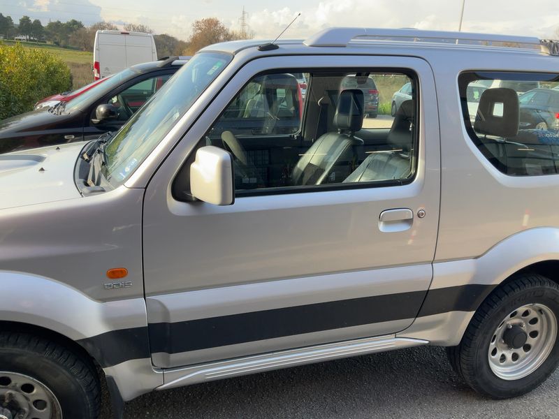 Suzuki Jimny 1.5 DDiS Club — zdjęcie 4