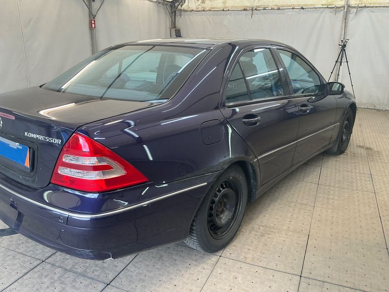 Mercedes-Benz C-Klasse C 200 Kompressor Avantgarde — zdjęcie 2