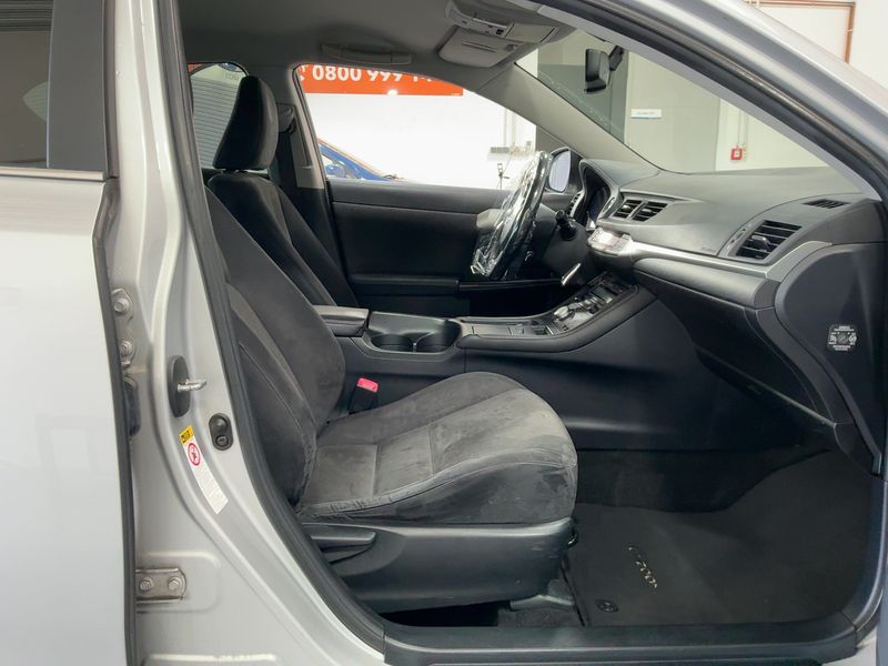 Lexus CT-Serie CT 200h Dynamic — zdjęcie 11