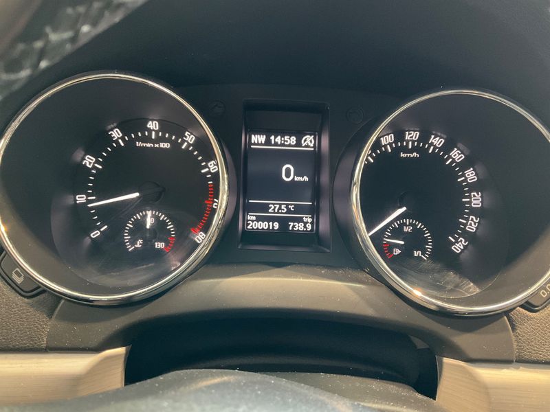 Skoda Yeti 1.4 TSI Ambition — zdjęcie 13