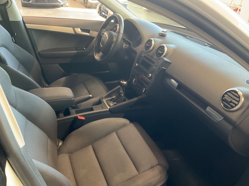 Audi A3 Sportback 2.0 TDI Ambition 2010 – снимка 3