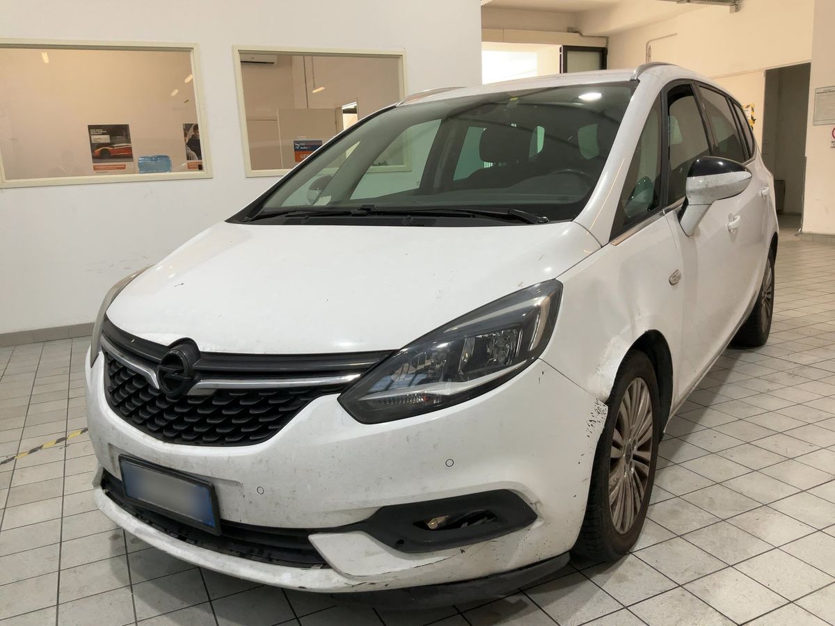 Opel Zafira 2017 — photo 1