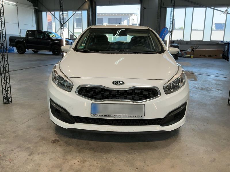 Kia cee'd 1.6 CRDi Vision 2016 – снимка 14