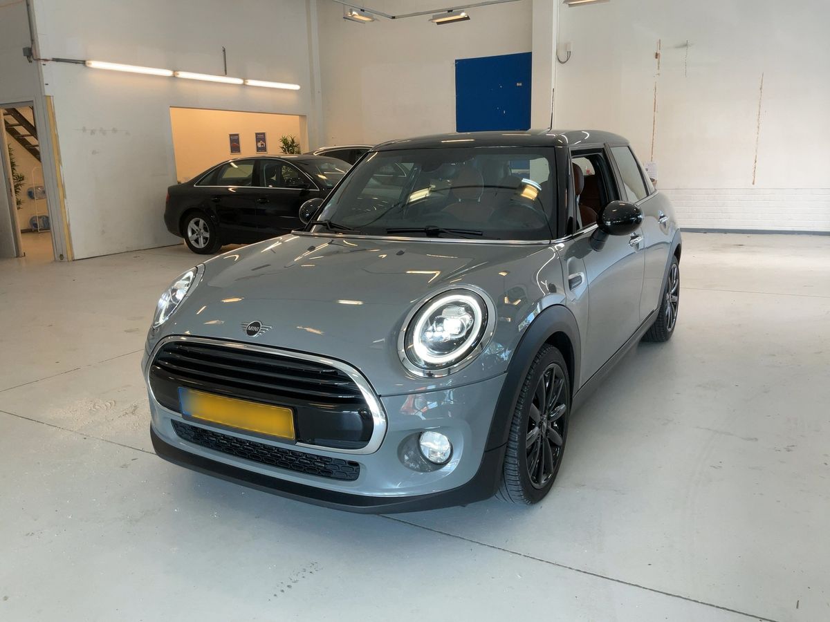 MINI Cooper 2018 — photo 1
