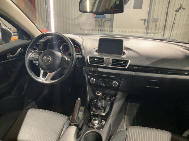 Mazda 3 2.0 Center-Line — zdjęcie 12