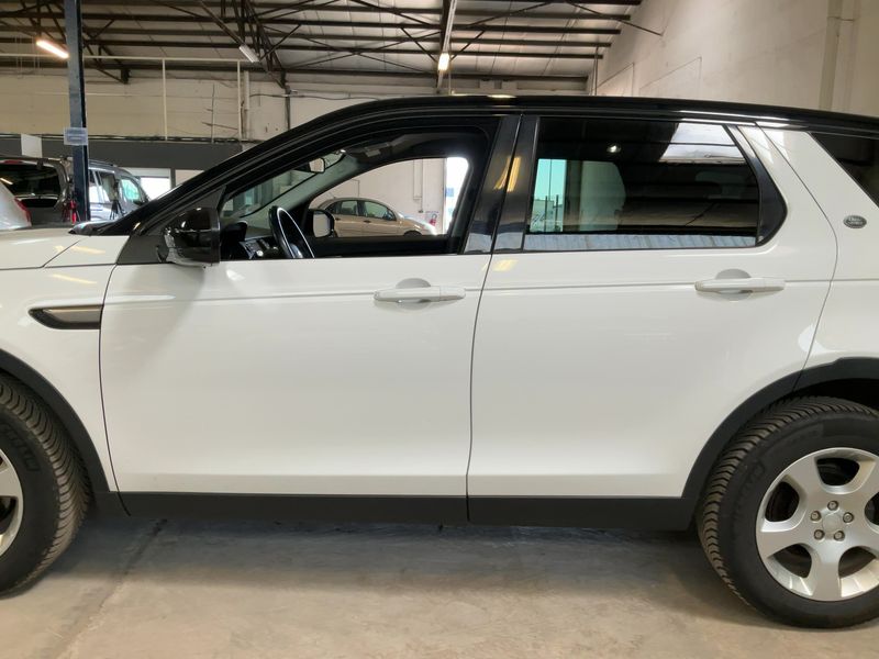 Land Rover Discovery Sport D150 SE FWD 2019 – снимка 4