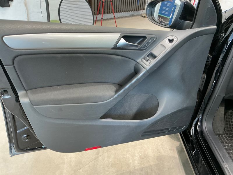 Volkswagen Golf VI 1.6 Trendline 2009 – снимка 31