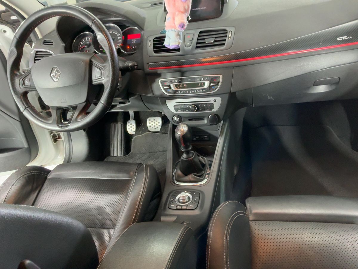 Renault Megane 2015 — photo 19