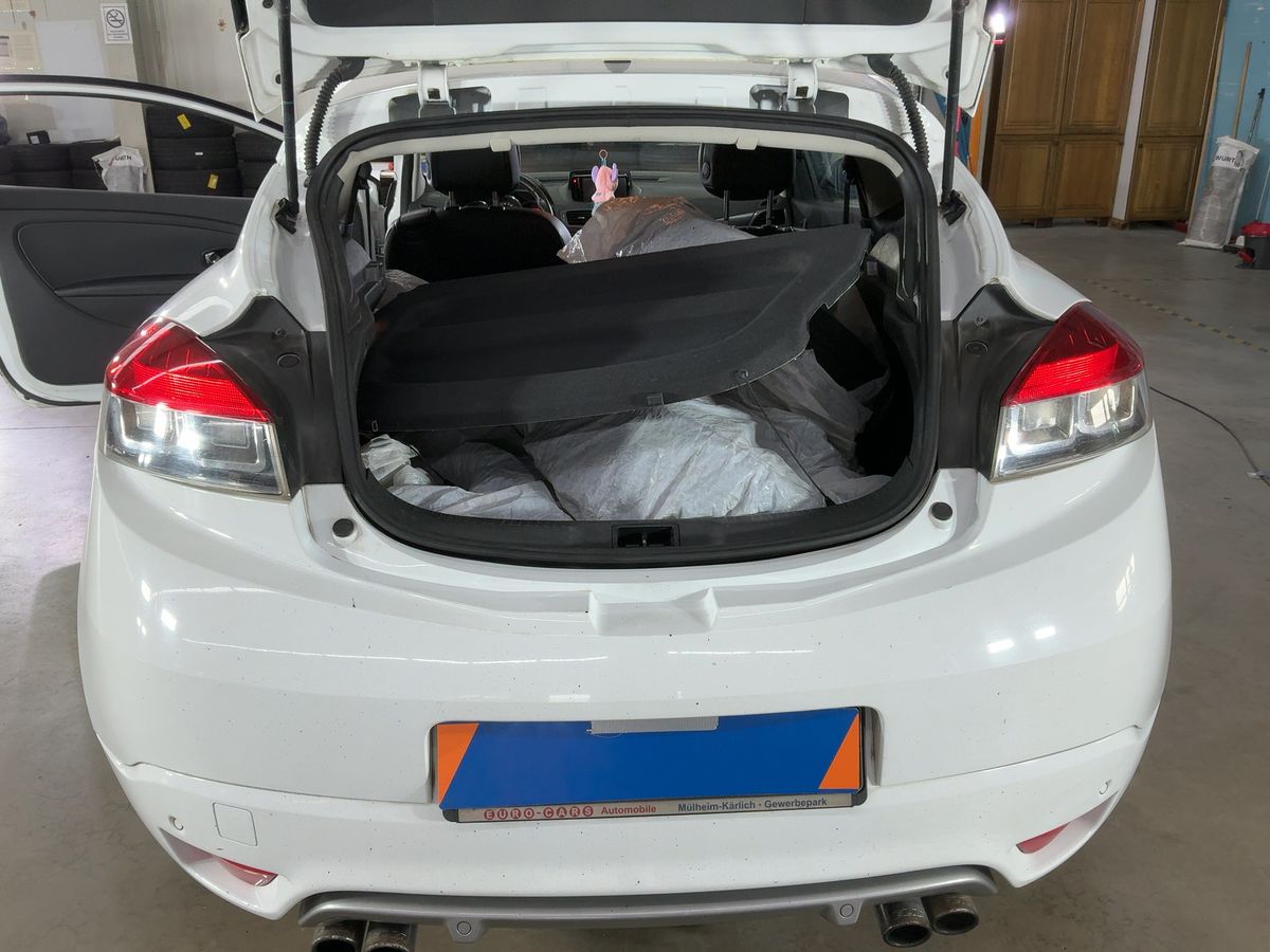 Renault Megane 2015 — photo 17