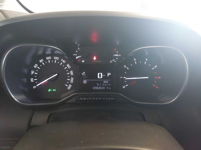Citroen C3 Aircross 1.2 PureTech Shine — zdjęcie 12