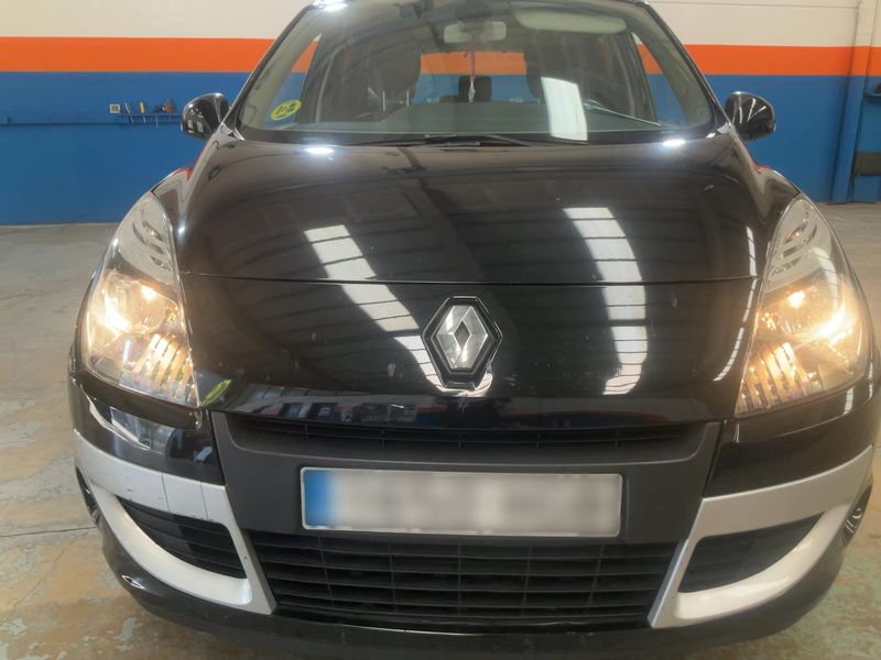 Renault Scenic 1.6 dCi Dynamique — zdjęcie 9