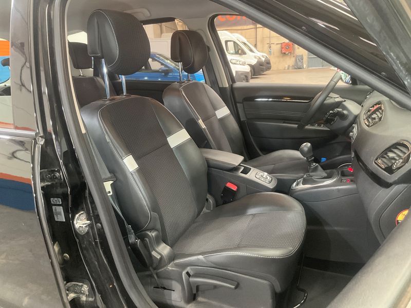 Renault Scenic 1.6 dCi Dynamique — zdjęcie 11