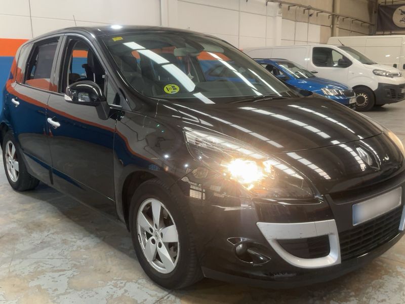Renault Scenic 1.6 dCi Dynamique — zdjęcie 8