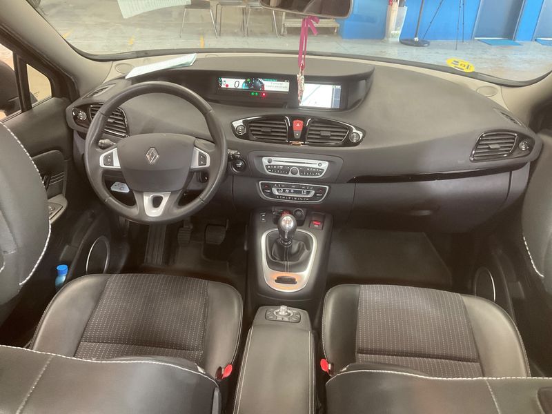 Renault Scenic 1.6 dCi Dynamique — zdjęcie 12