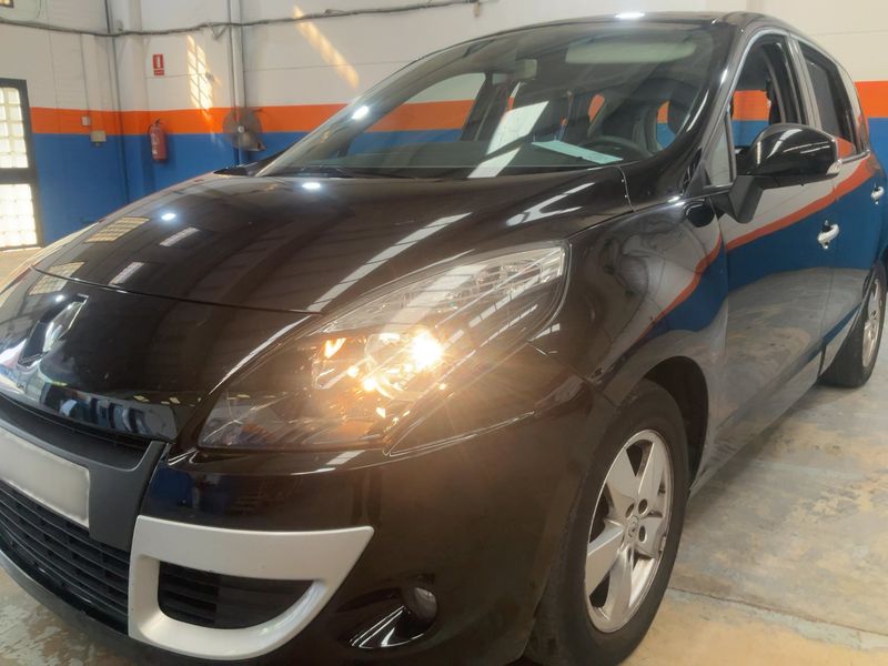 Renault Scenic 1.6 dCi Dynamique — zdjęcie 2