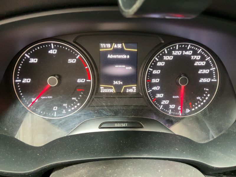 Seat Leon 2.0 TDI FR Plus — zdjęcie 13