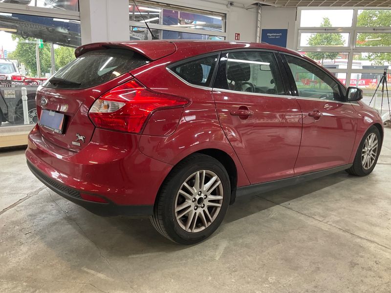 Ford Focus 1.0 EcoBoost Titanium 2013 – снимка 2