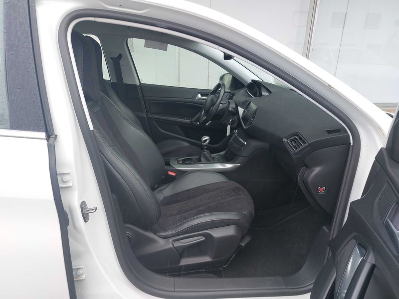 Peugeot 308 1.2 e-THP Allure 2015 – снимка 10