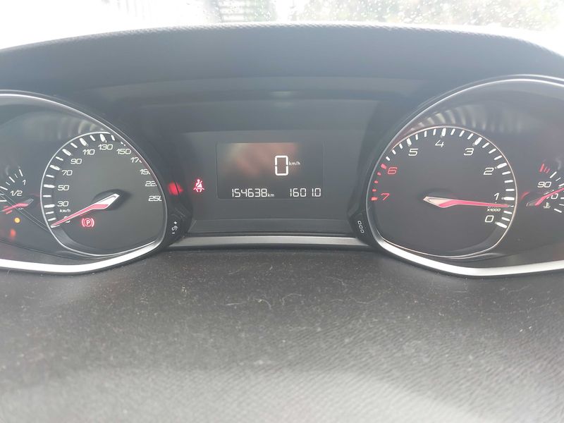 Peugeot 308 1.2 e-THP Allure 2015 – снимка 12