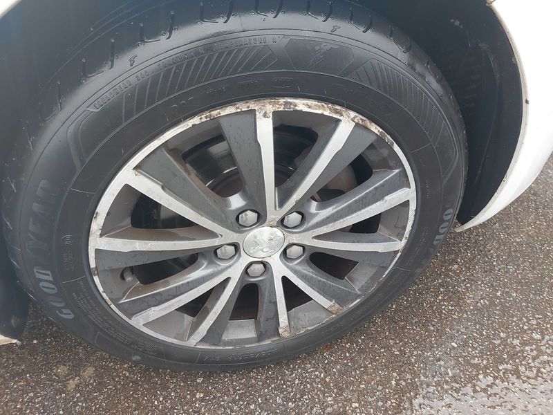 Peugeot 308 1.2 e-THP Allure 2015 – снимка 21