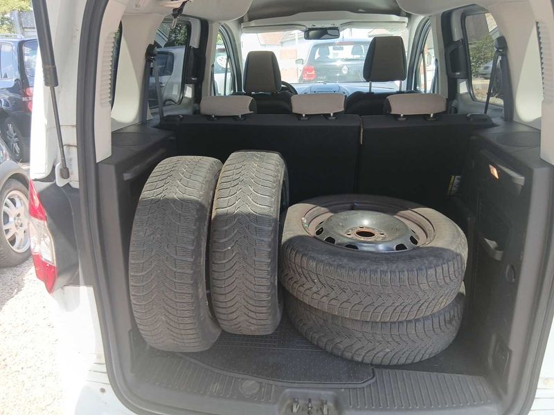 Ford Tourneo 1.0 EcoBoost Titanium — zdjęcie 9