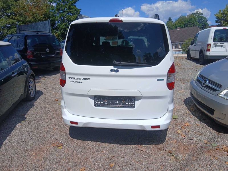 Ford Tourneo 1.0 EcoBoost Titanium — zdjęcie 4