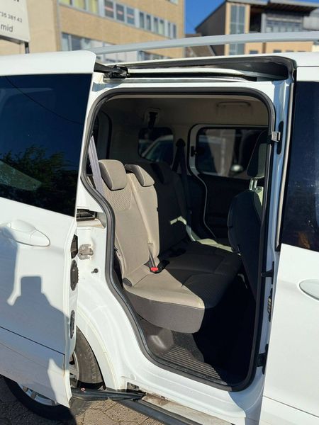 Ford Tourneo 1.0 EcoBoost Titanium — zdjęcie 24
