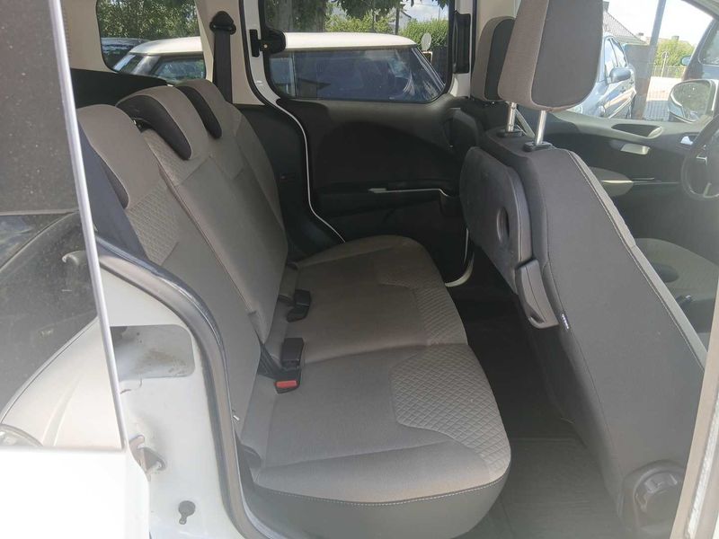 Ford Tourneo 1.0 EcoBoost Titanium — zdjęcie 14
