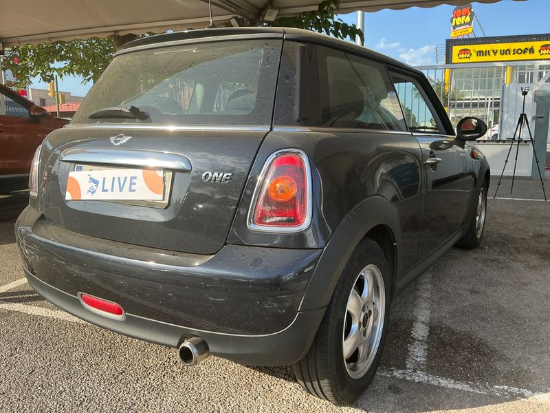MINI One — zdjęcie 2