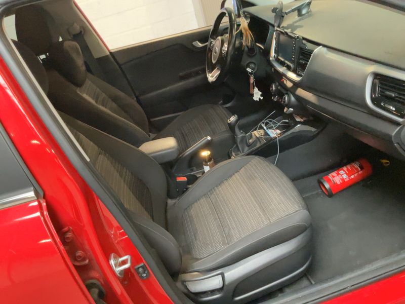 Kia Stonic 1.4 Vision — zdjęcie 11