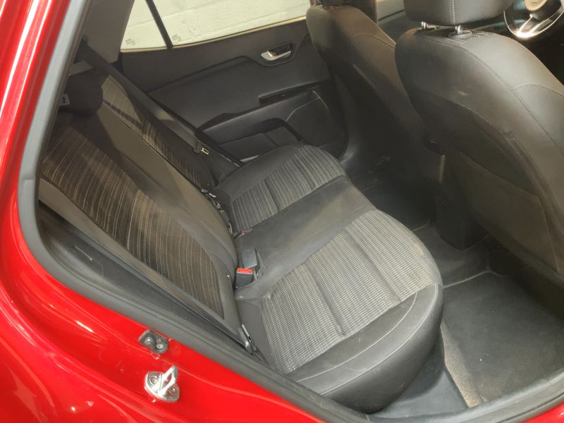 Kia Stonic 1.4 Vision — zdjęcie 14