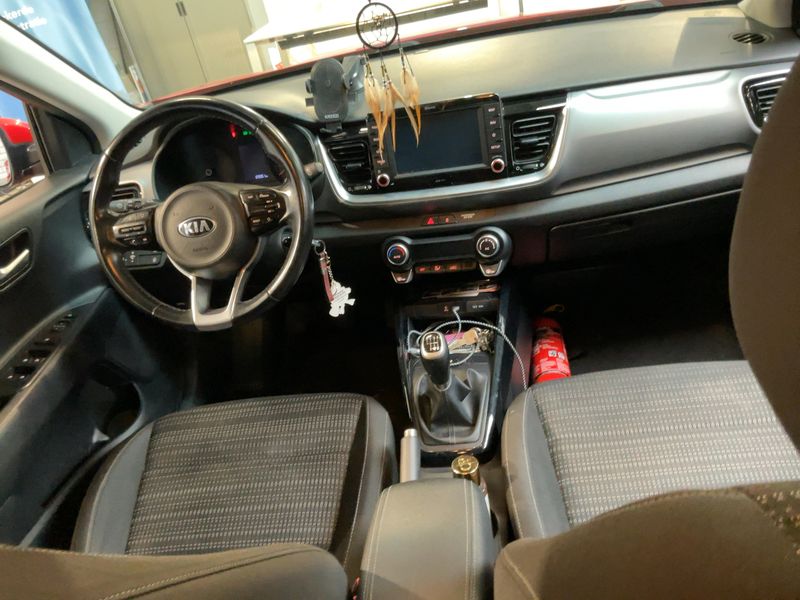 Kia Stonic 1.4 Vision — zdjęcie 12