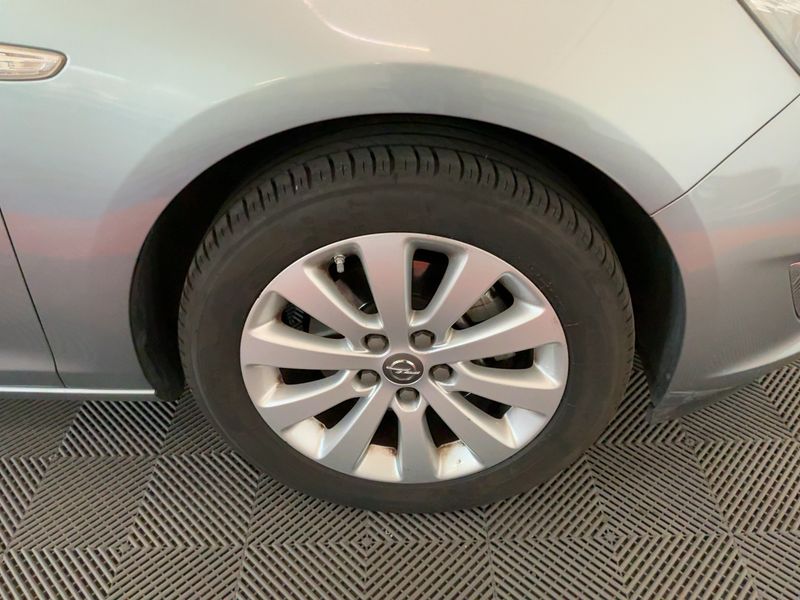 Opel Astra 1.6 CDTI Cosmo 2015 – снимка 11