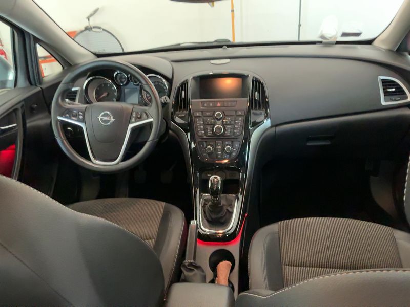 Opel Astra 1.6 CDTI Cosmo 2015 – снимка 17