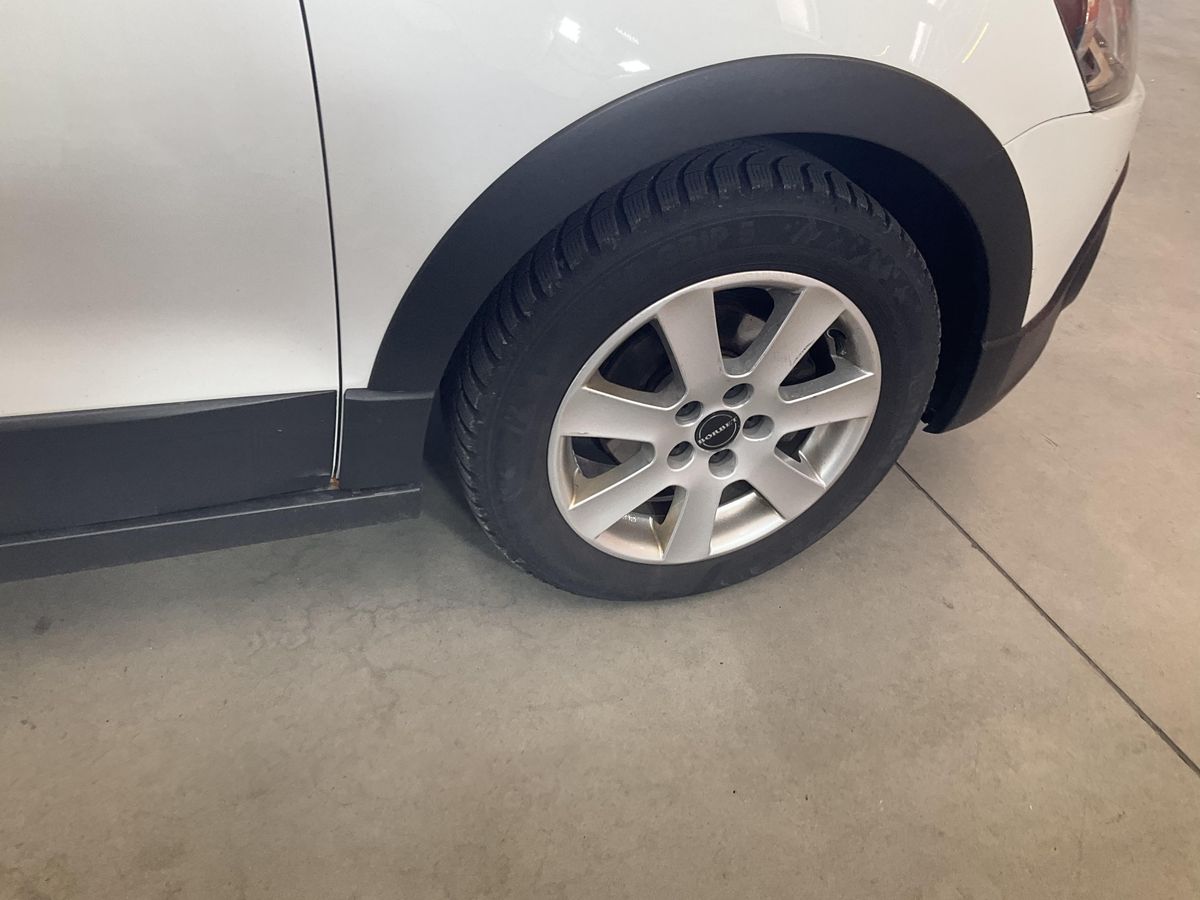 Volkswagen Polo 2015 — photo 32