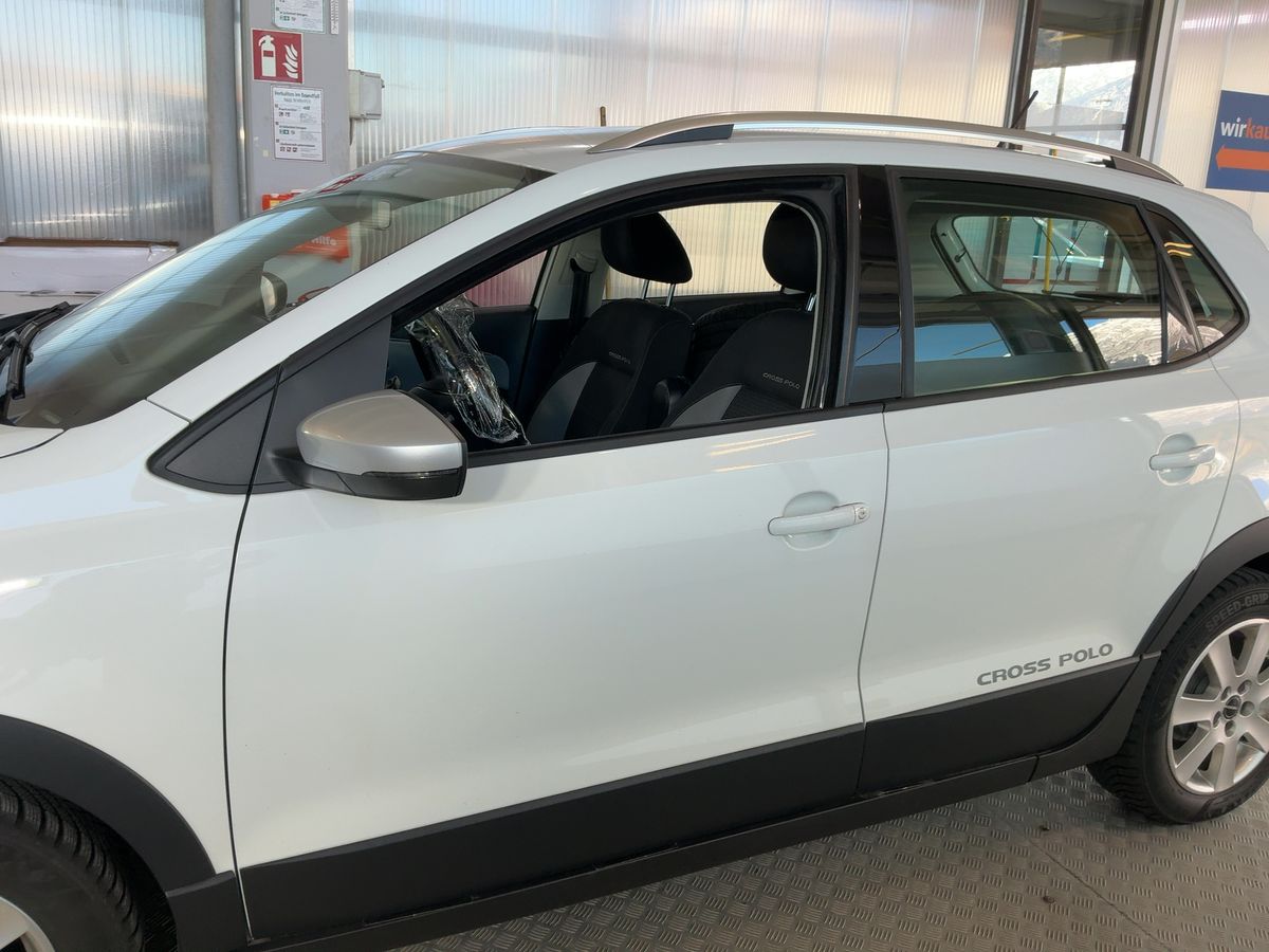 Volkswagen Polo 2015 — photo 5