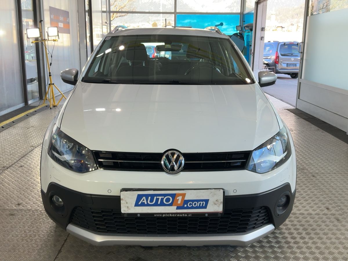 Volkswagen Polo 2015 — photo 15
