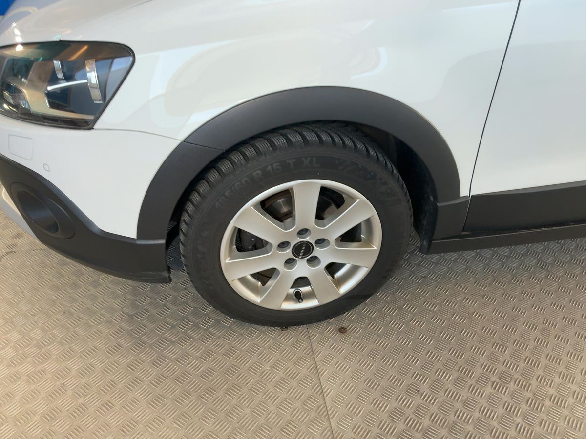 Volkswagen Polo 2015 — photo 4