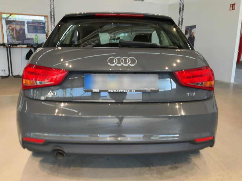 Audi A1 1.6 TDI — zdjęcie 5